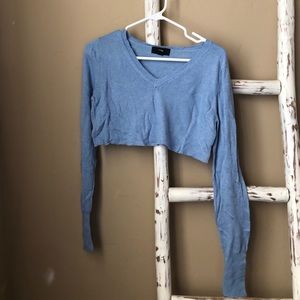 cute baby blue cropped longsleeve!